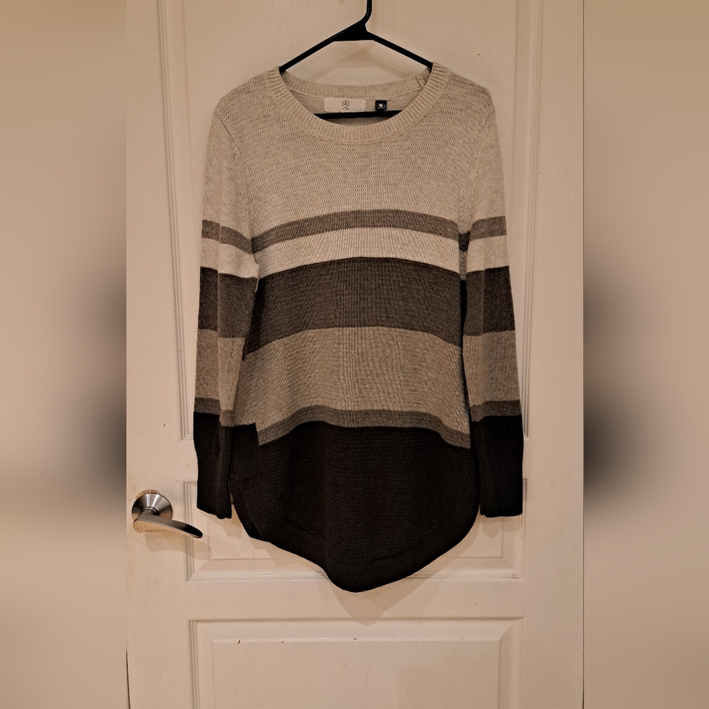 MT Women's Colorblock Sweater in Cream Grey And Brown